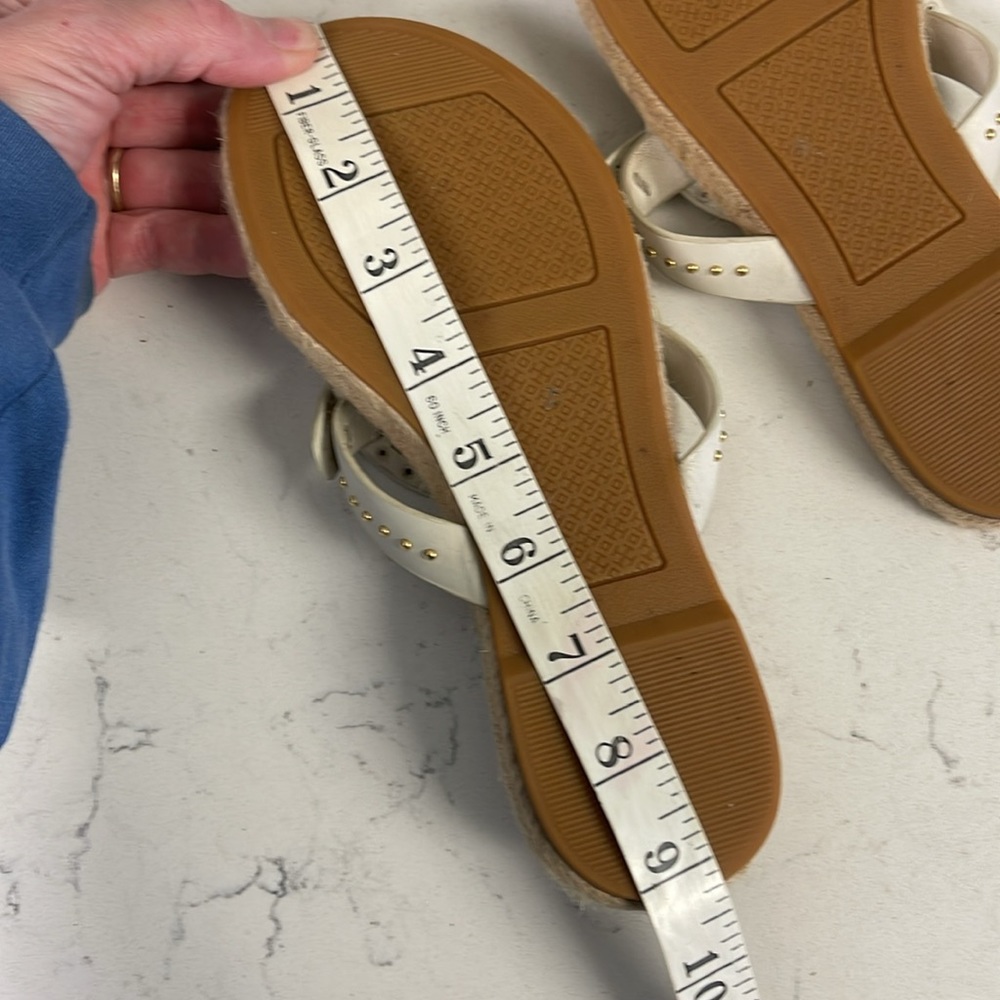 34# Tory Burch White and Gold Sandals - Picture 15 of 15
